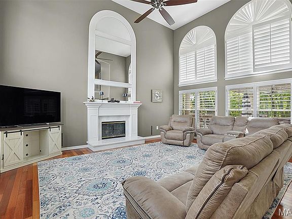 2nd image of 17044 Westridge Oaks Dr