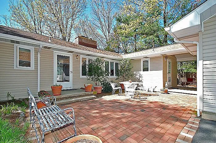 301 Horizon Dr photo 1