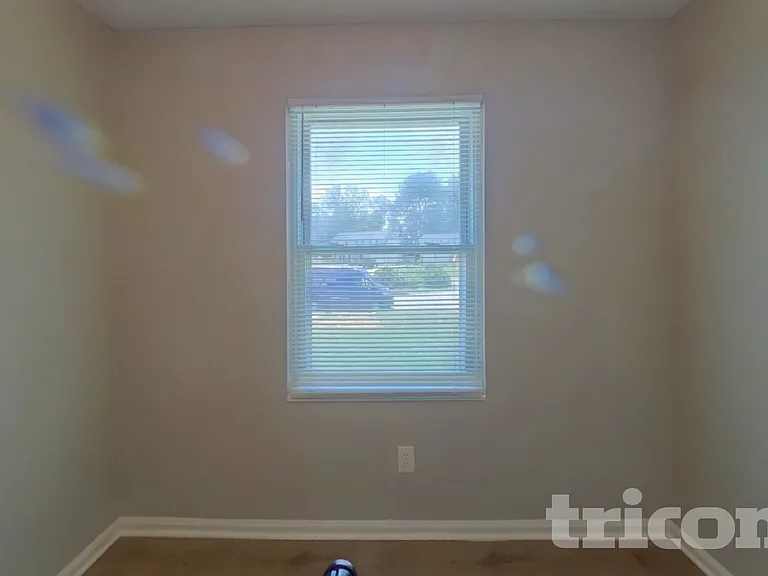 111 Woodspur Rd — Photo 10