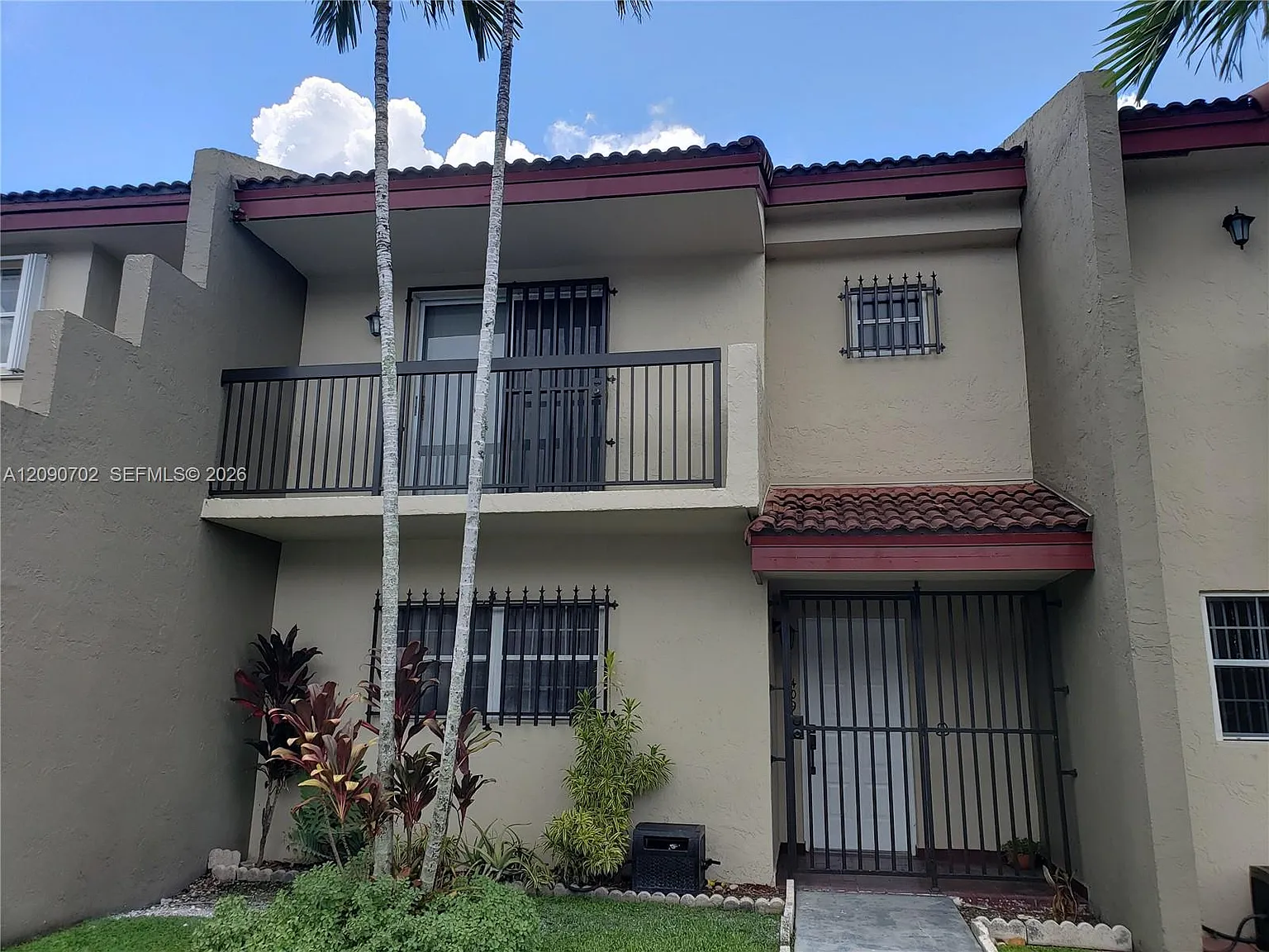 Terra Lake Villas Condo — Photo 1