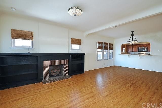 2nd image of 625 W 15th St