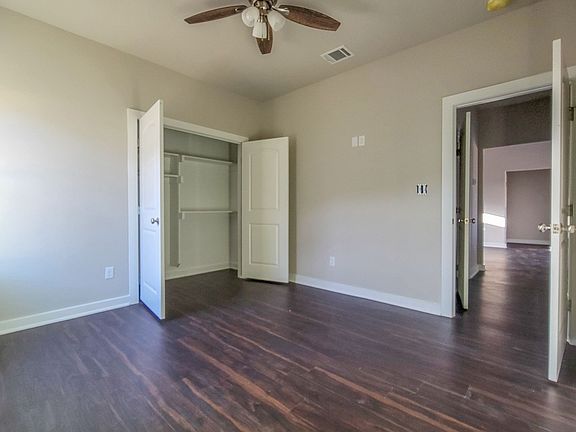 4th image of 3832 Skylane Ave