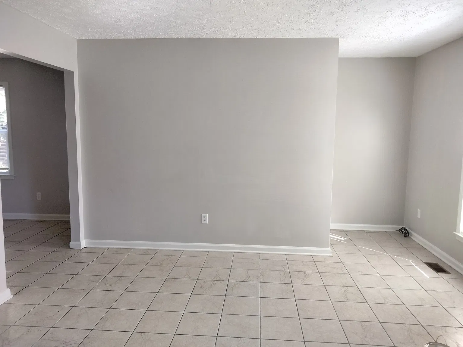 3 bed, 1.5 bath, 1430 sqft, $1,680 — Photo 3