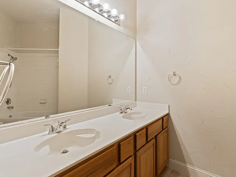 8804 Falcon View Dr — Photo 2