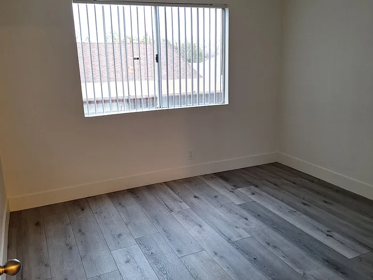 10210 Eton Ave #102 — Photo 10