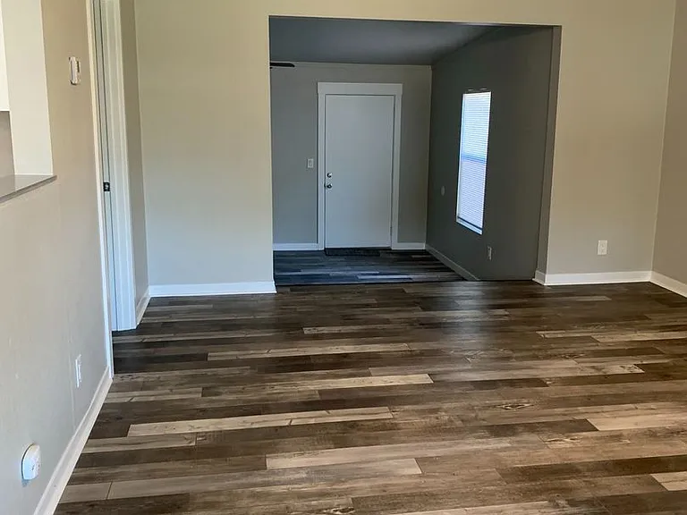 2038 Laburnum Ave #A — Photo 16