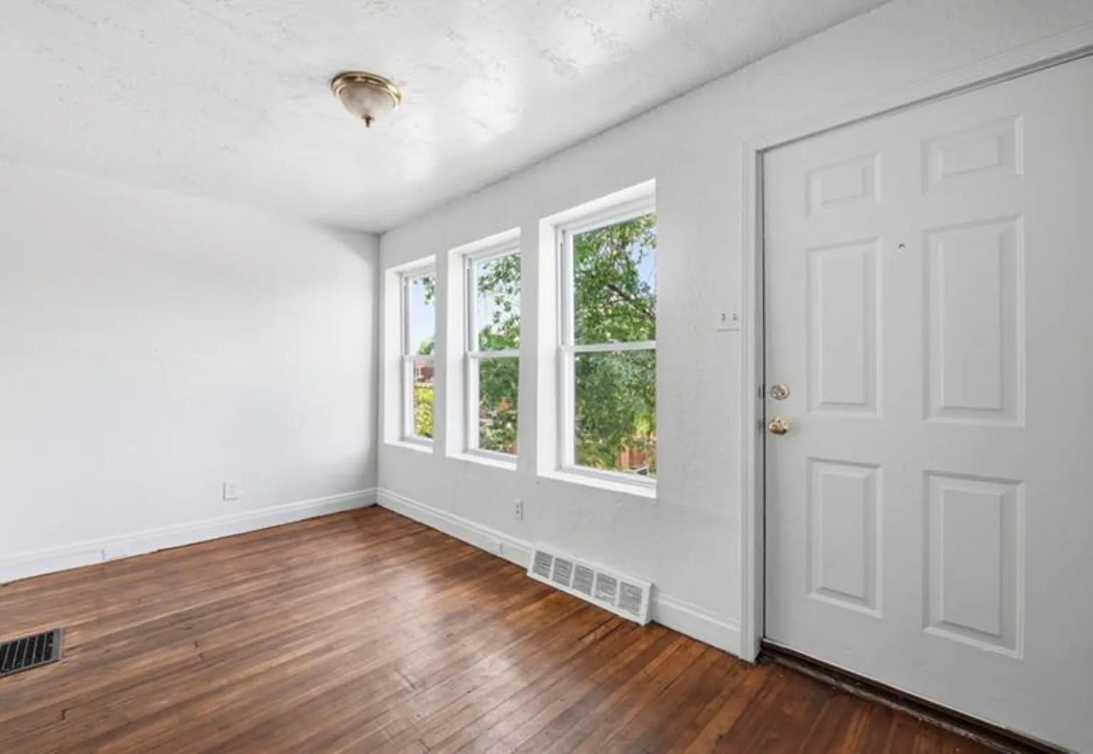 2 bed, 1328 sqft, $1,500 — Photo 4