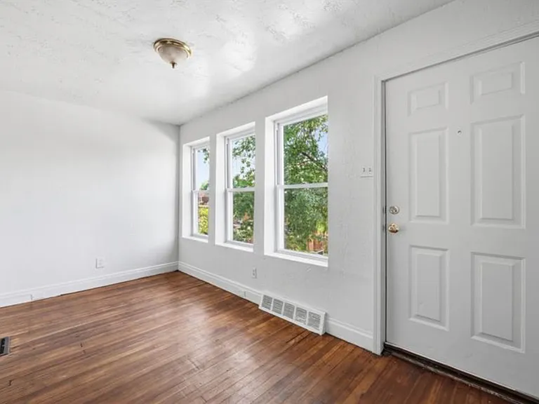 2927 Willett Rd — Photo 4