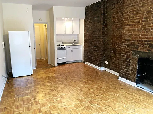 Rented by City Connections Realty | media 2