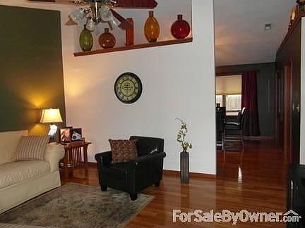 5th image of 308 N Rose Dr