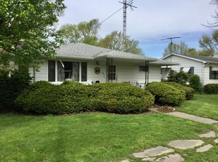 410 S Broadway St, Newman, IL 61942