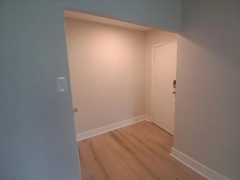 Renovated Studios, 1, & 2 bed apartments! — Photo 16