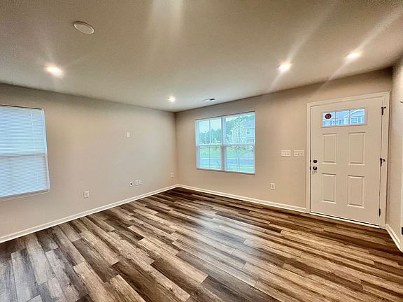 3rd image of 1433 Indigo Creek Dr