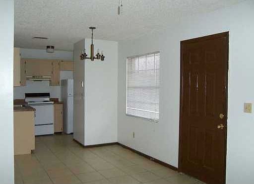 2nd image of 11828 Alafaya Woods Ct