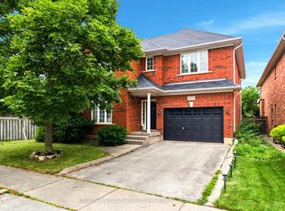2153 Meadowglen Dr, Oakville, ON L6M 4C9