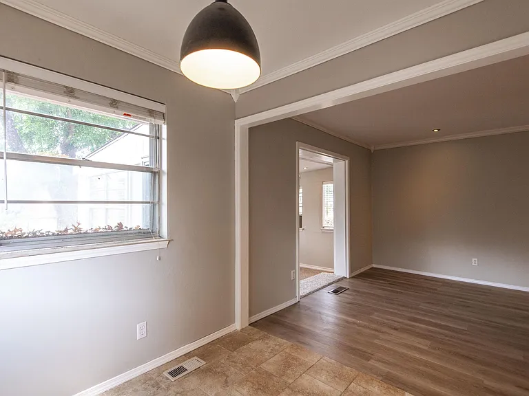 205 E 30th St #1 — Photo 13