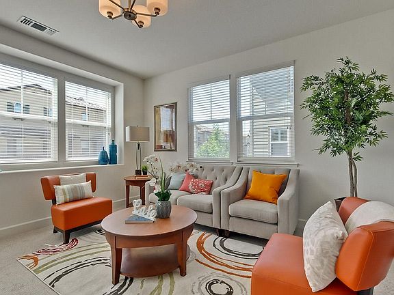 4th image of 2031 Pepper Way