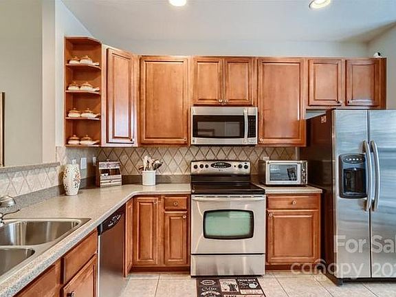 4th image of 10123 Oxford Landing Ln
