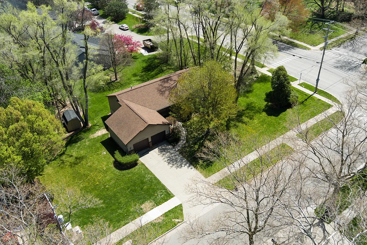 Building Photo - 1220 Worcester Dr NE