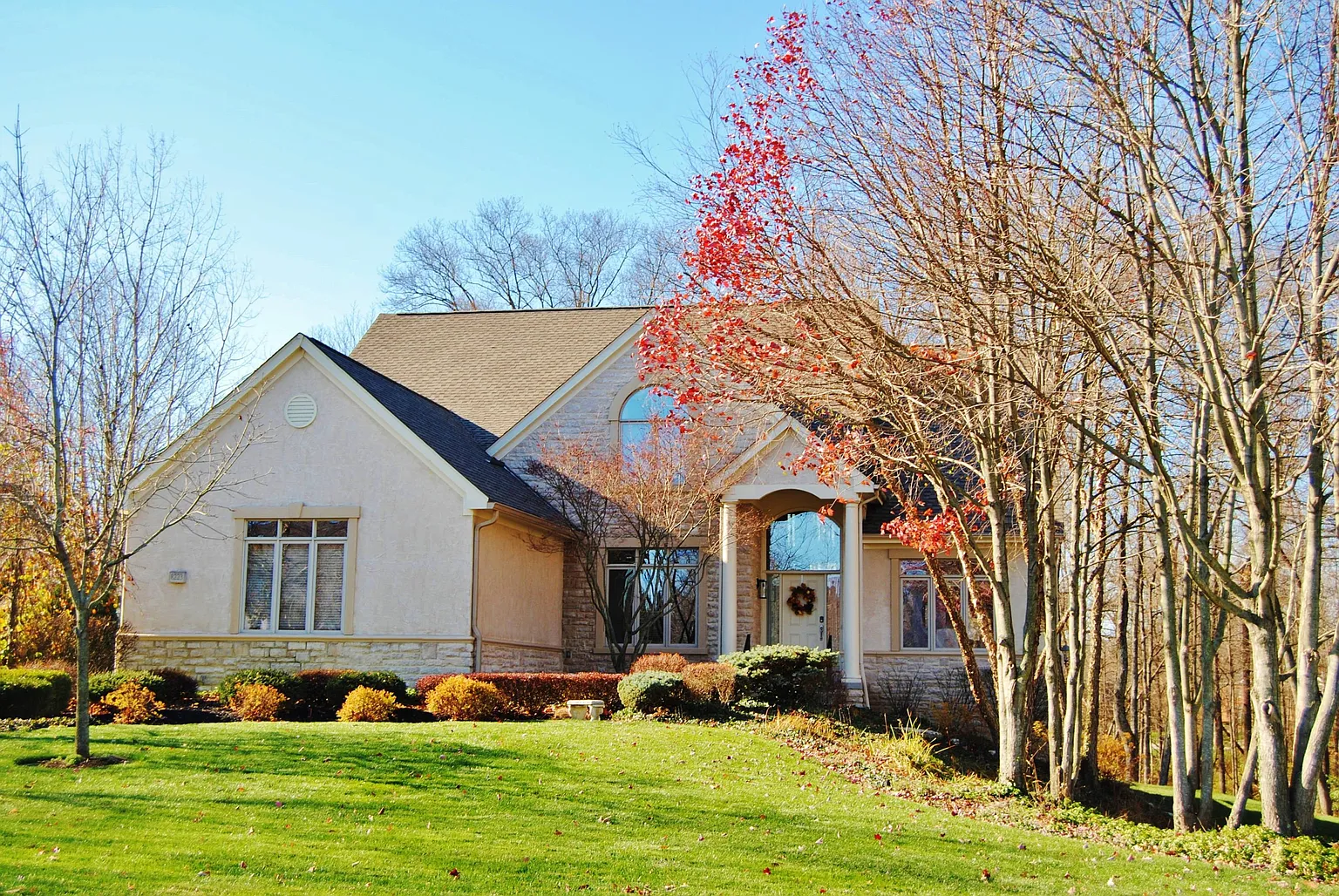8223 Winchcombe Dr photo 1