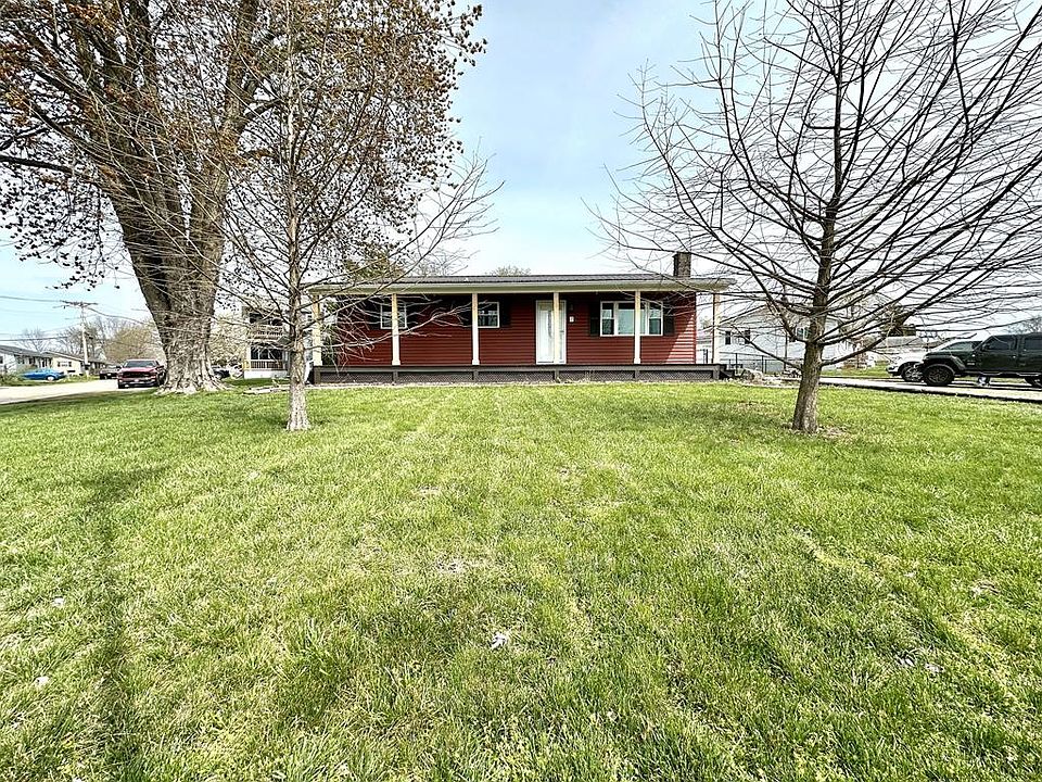 1st image of 7 Crystal Dr