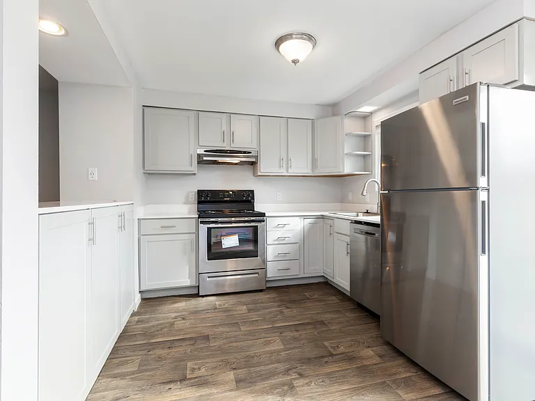Cedars Apartments & Daffodil Court Townhomes — Photo 14