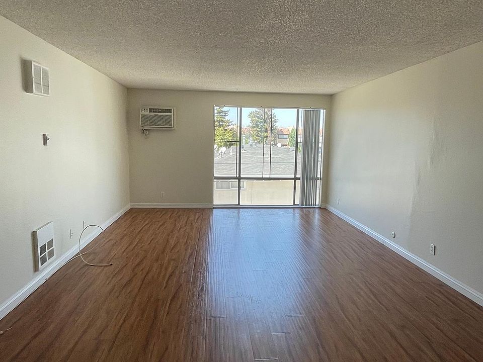 1st image of 215 N Belmont St APT 209