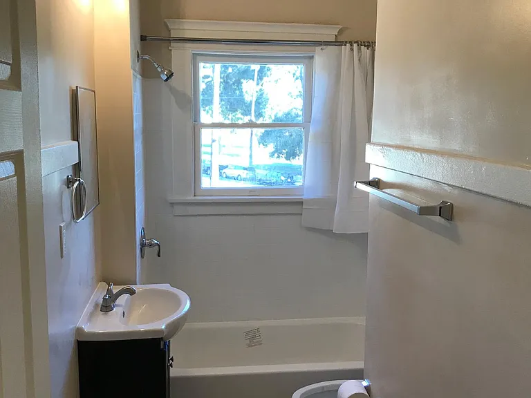 3401 N Mission Rd #8 — Photo 26