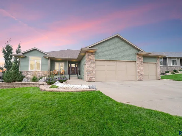 8801 E Silverbell St, Sioux Falls, SD 57110