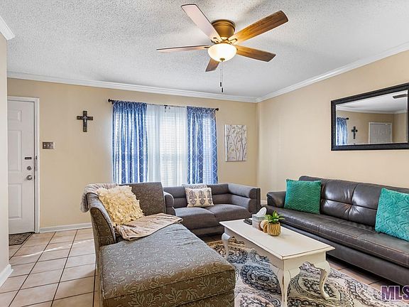 3rd image of 4624 Parkoaks Dr APT 14