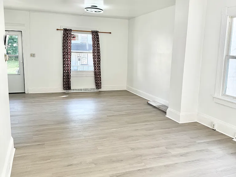 126 Poplar St — Photo 5