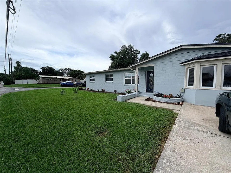 2510 Sandalwood Dr