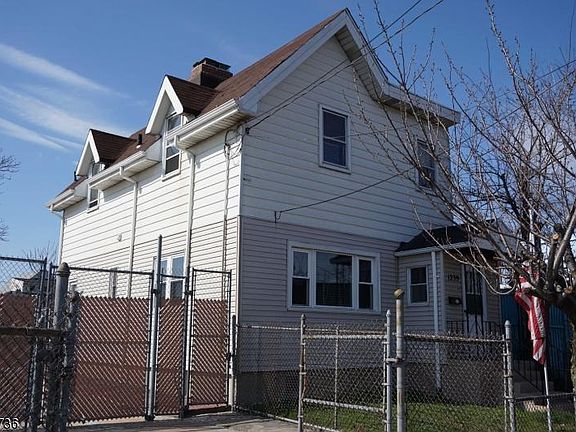 3rd image of 1237 W Side Ave