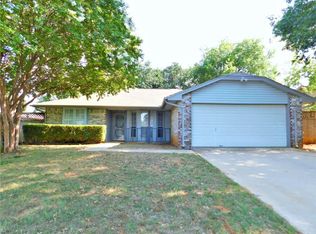 801 Windmere Cir, Corinth, TX 76210