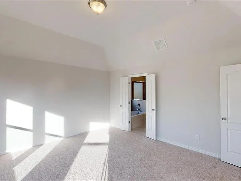 1716 Yellowthroat Dr — Photo 2