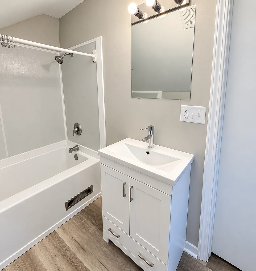 2 bed, 800 sqft, $1,675 — Photo 3