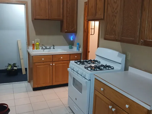 876 Payne Ave APT 21, Saint Paul, MN 55106