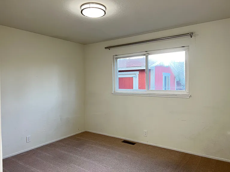 2212 Francis Ave — Photo 22