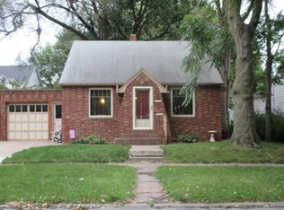 710 W 2nd St, Pella, IA 50219