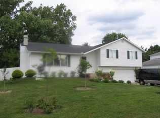 17990 Fox Hollow Dr, Strongsville, OH