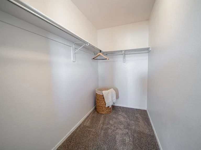 Pusch Ridge Apartments — Photo 25