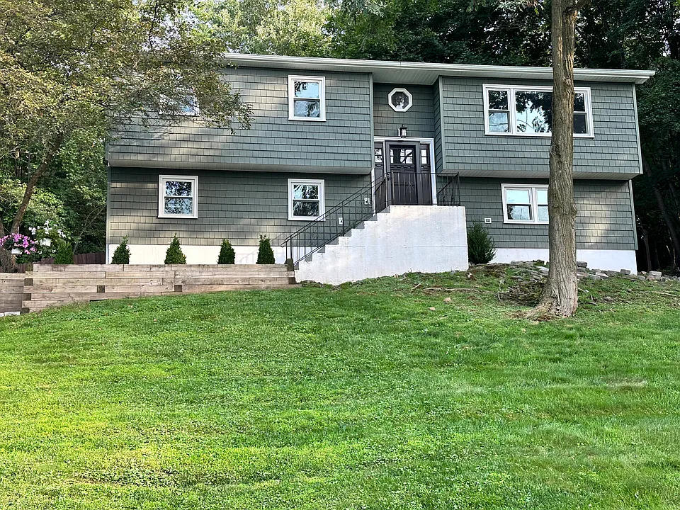 815 Tulip Dr