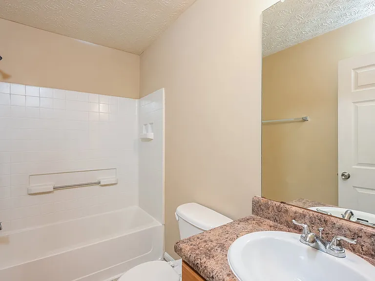 5733 Strathmoor Manor Cir — Photo 15