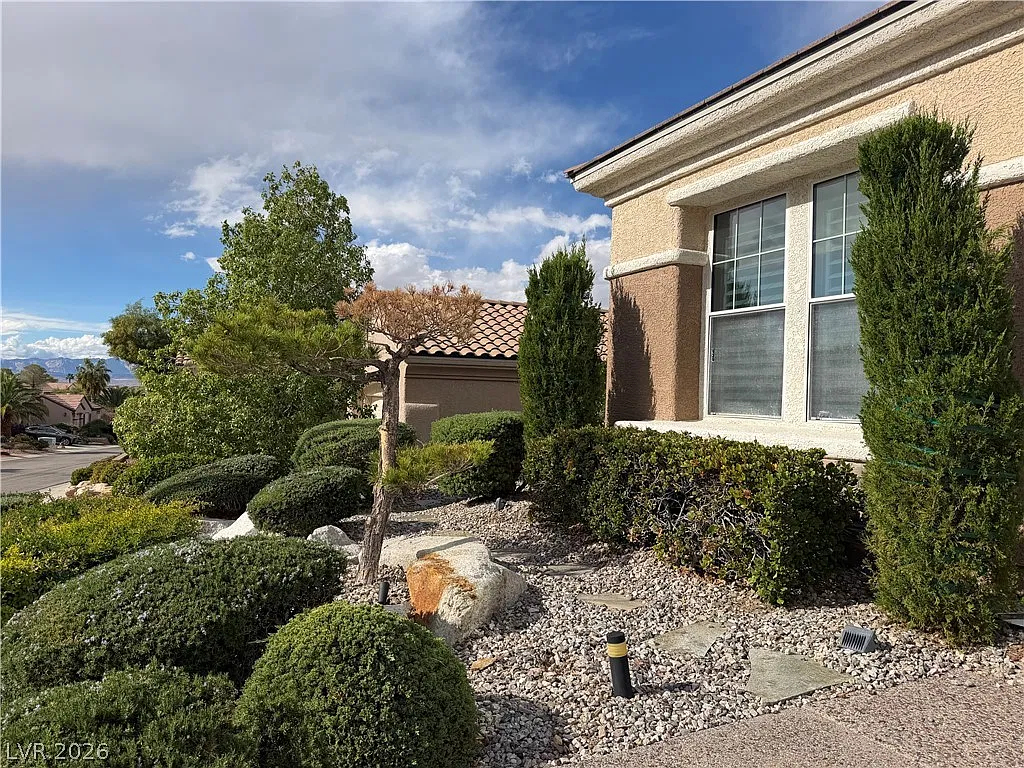 2 bed, 3.0 bath, 2592 sqft, $3,150 — Photo 4