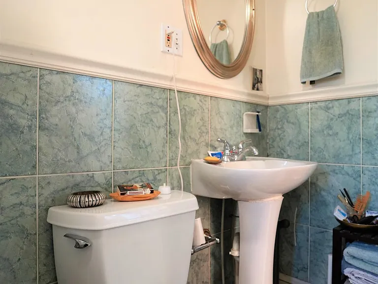 209 W Madison St #4 — Photo 9