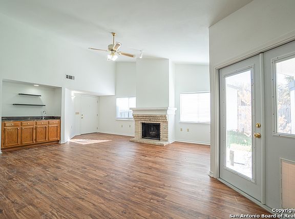 4th image of 16531 Hunting Glen St