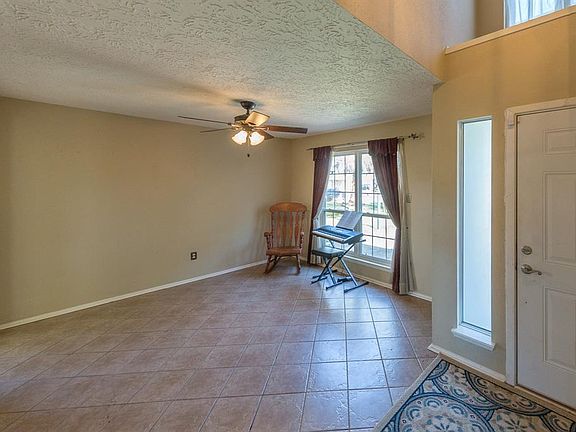2nd image of 113 Cavalry Cir
