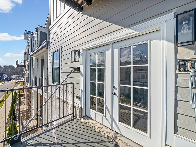 214 Village Sq — Photo 18