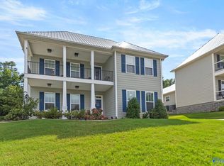 1013 Laurinda Ln, Guntersville, AL 35976
