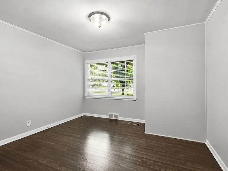 3325 S Yorktown Ave — Photo 10